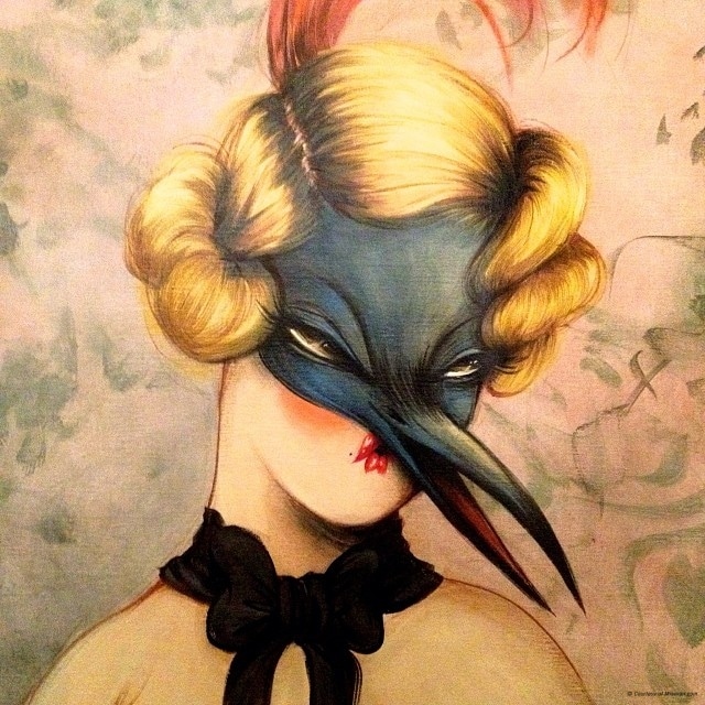 mujer pajaro detail